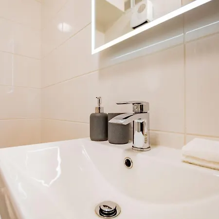 Dockside Penthouse - Free Parking *