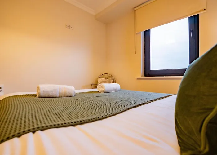 Dockside Penthouse - Free Parking *