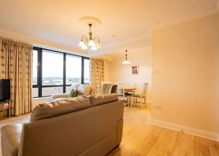 Dockside Penthouse - Free Parking *