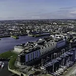 Dockside Penthouse - Free Parking Galway