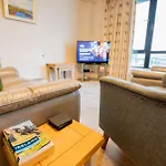 Dockside Penthouse - Free Parking * Galway