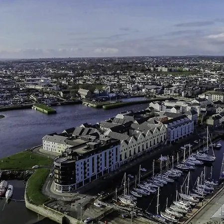 Dockside Penthouse - Free Parking Galway