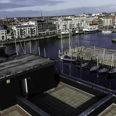 Dockside Penthouse - Free Parking * Голуэй