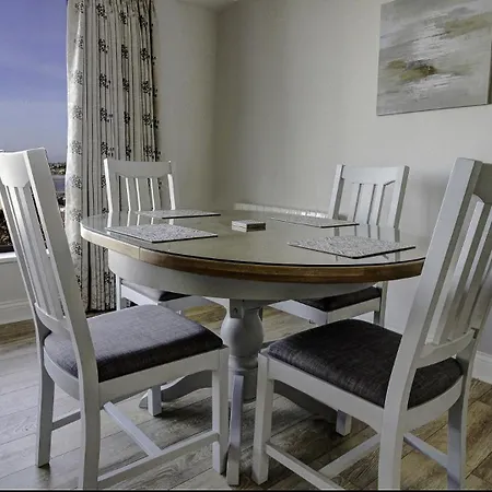 Апартаменты Dockside Penthouse - Free Parking *