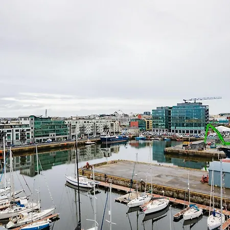 Apartment Dockside Penthouse - Free Parking Galway