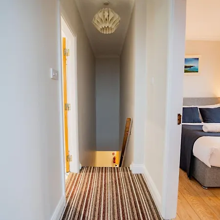 Dockside Penthouse - Free Parking Apartment *