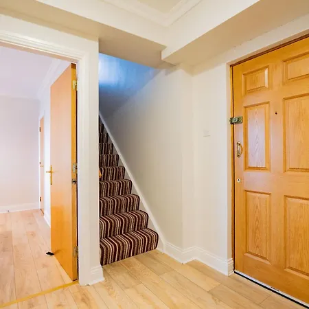 Dockside Penthouse - Free Parking Apartment *
