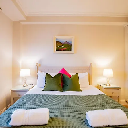 Dockside Penthouse - Free Parking غالواي