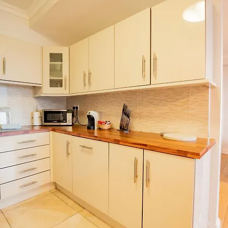 Dockside Penthouse - Free Parking Апартаменты