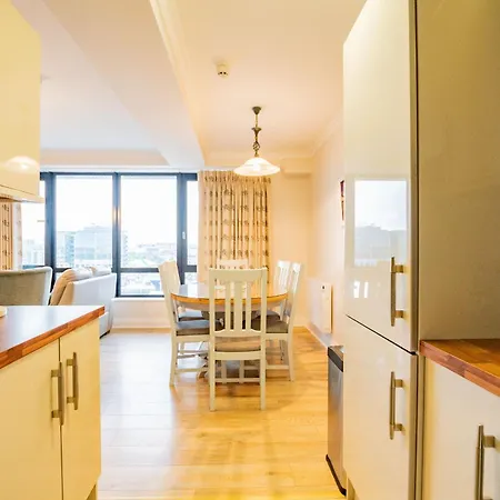 Dockside Penthouse - Free Parking *