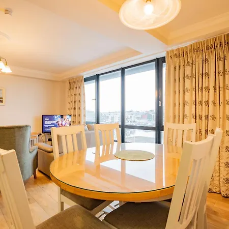 Dockside Penthouse - Free Parking Appartement