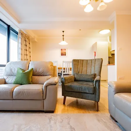 Dockside Penthouse - Free Parking Apartment Galway