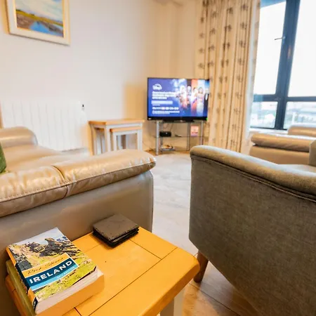 Dockside Penthouse - Free Parking * غالواي