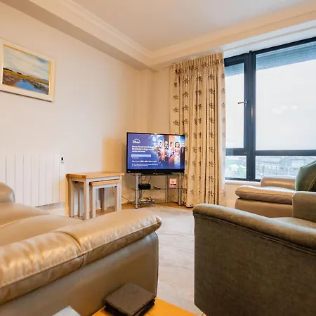 Dockside Penthouse - Free Parking Апартаменты *
