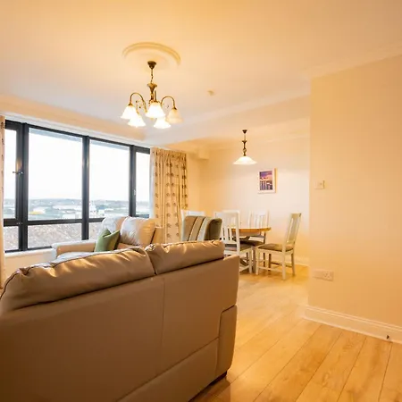 Dockside Penthouse - Free Parking *