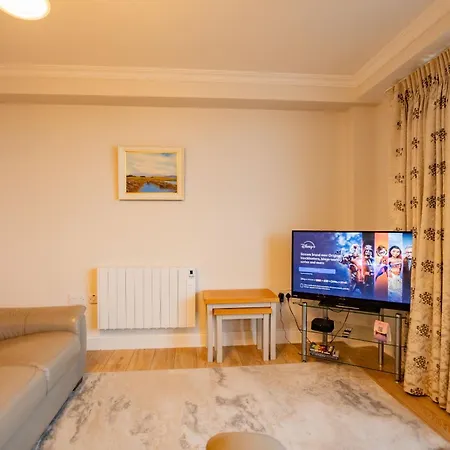 Dockside Penthouse - Free Parking Голуэй