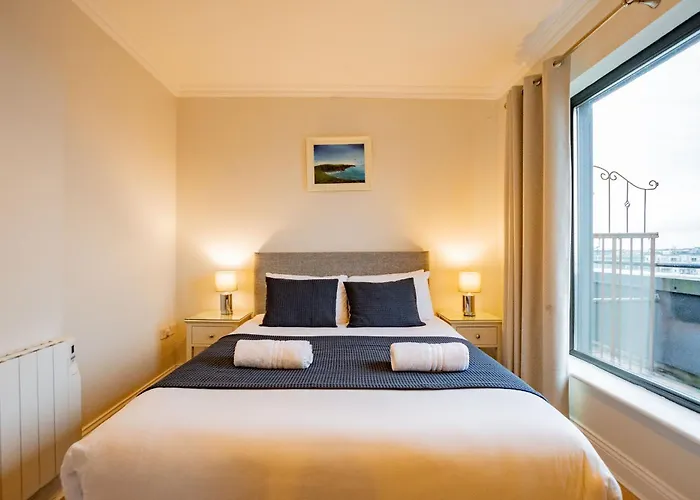 Dockside Penthouse - Free Parking *