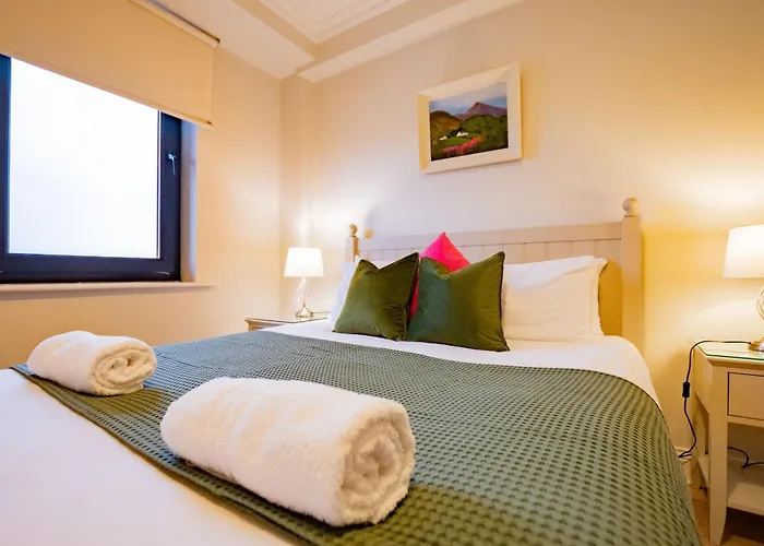 Dockside Penthouse - Free Parking *