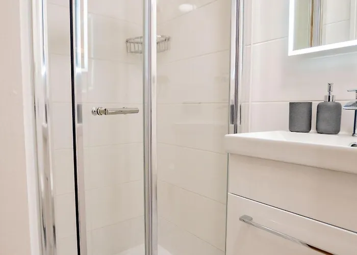 Dockside Penthouse - Free Parking * Galway