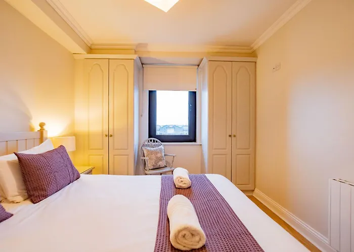 Dockside Penthouse - Free Parking