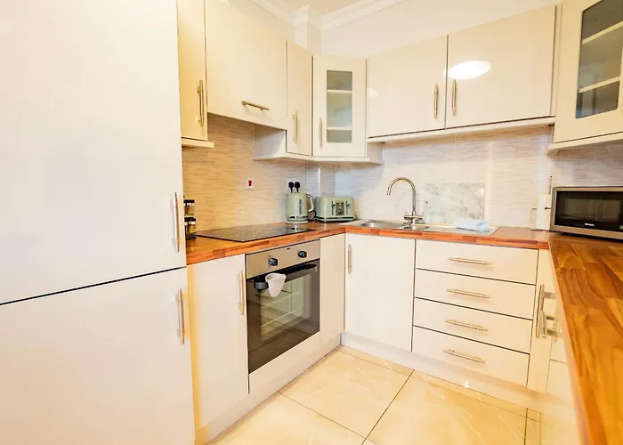 Dockside Penthouse - Free Parking Galway