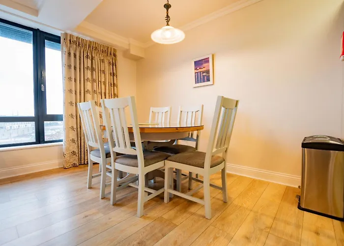 Dockside Penthouse - Free Parking