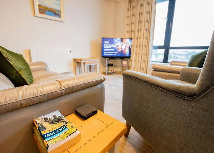 Dockside Penthouse - Free Parking * Galway