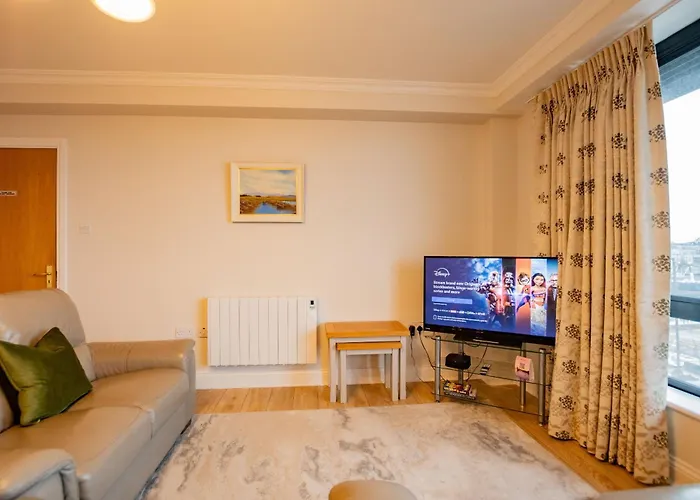 Dockside Penthouse - Free Parking Galway