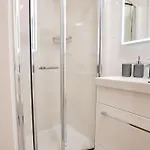 Dockside Penthouse - Free Parking * Galway
